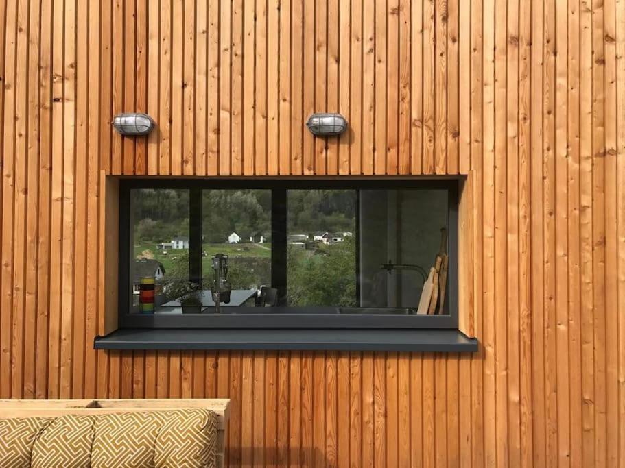 Eifelhausaufzeit-Vulkaneifel-Architekten-Chalet Mit Sauna Im Vulkankrater Immerath Экстерьер фото
