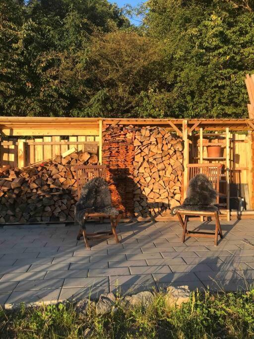 Eifelhausaufzeit-Vulkaneifel-Architekten-Chalet Mit Sauna Im Vulkankrater Immerath Экстерьер фото